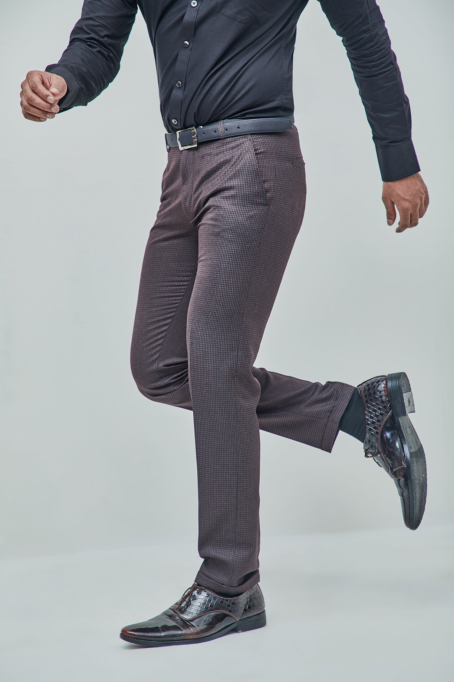 Buy Men Navy Solid Slim Fit Formal Trousers Online - 585383 | Peter England